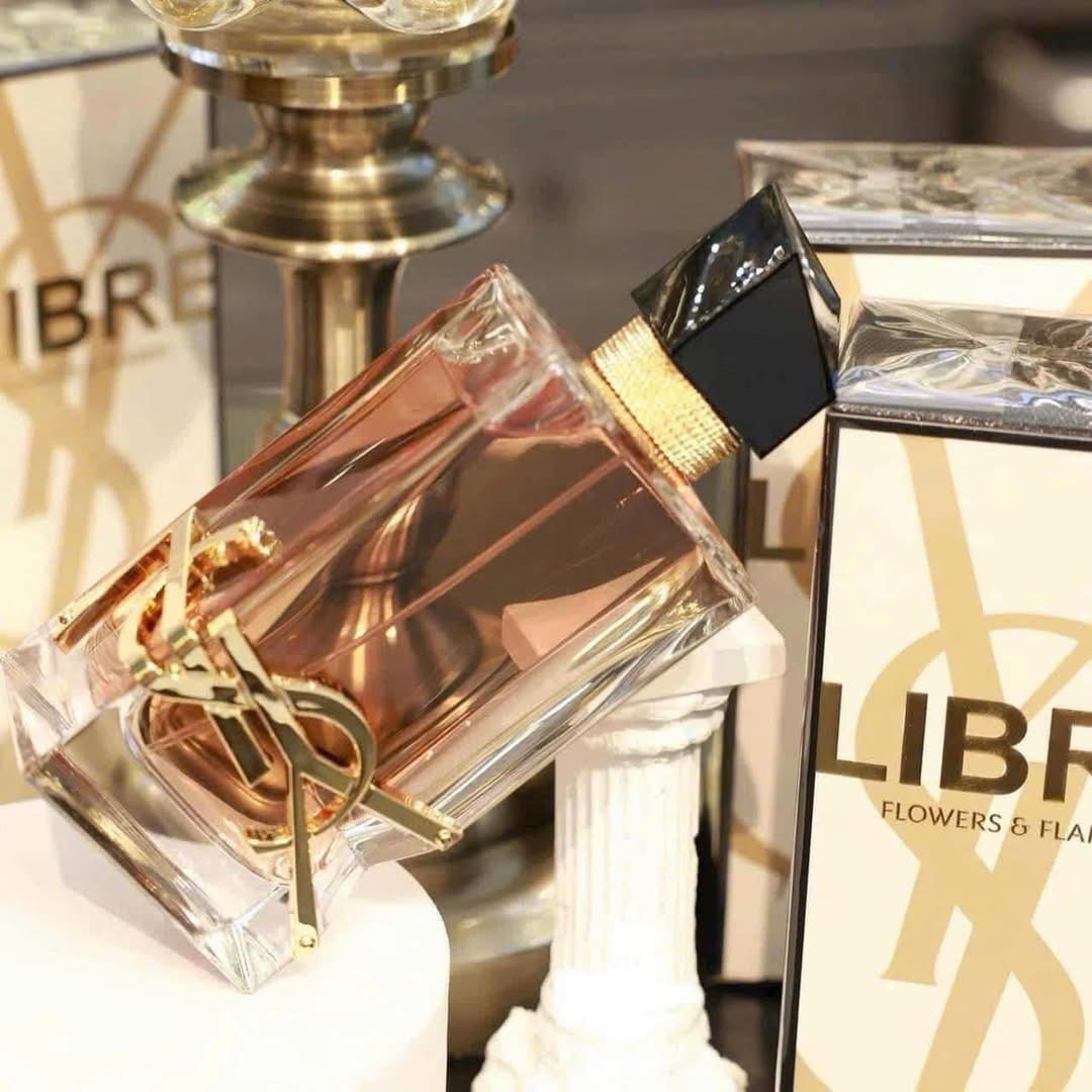 Yves Saint Laurent 𝒀𝑺𝑳 𝑳𝑰𝑩𝑹𝑬 𝐅𝐋𝐎𝐑𝐀𝐋𝐄 𝐅𝐋𝐎𝐖𝐄𝐑𝐒 & 𝐅𝐋𝐀𝐌𝐄𝐒 𝐄𝐃𝐏 90ml - Ảnh 2